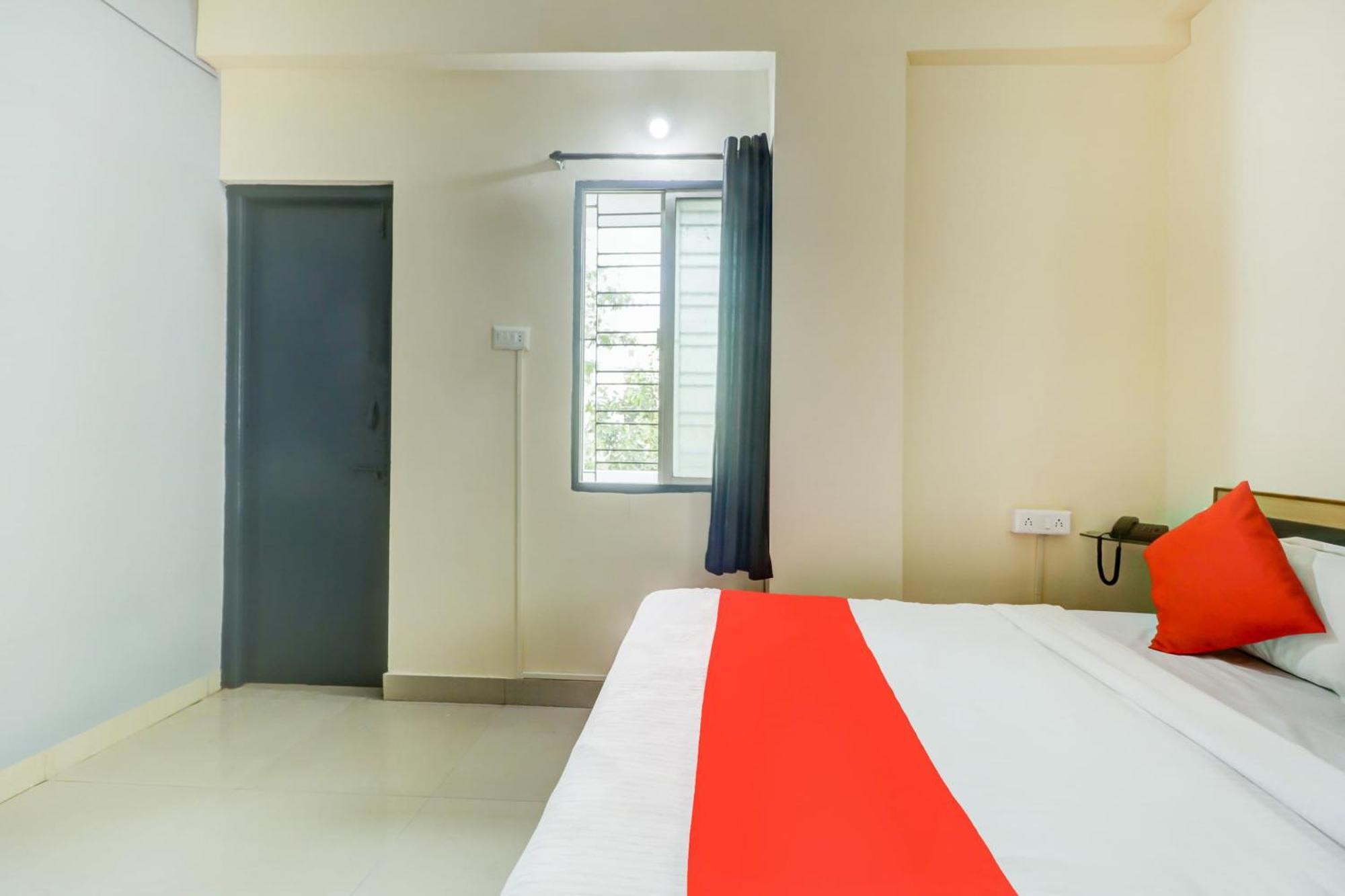 נאגפור Hotel O The Crown Inn מראה חיצוני תמונה