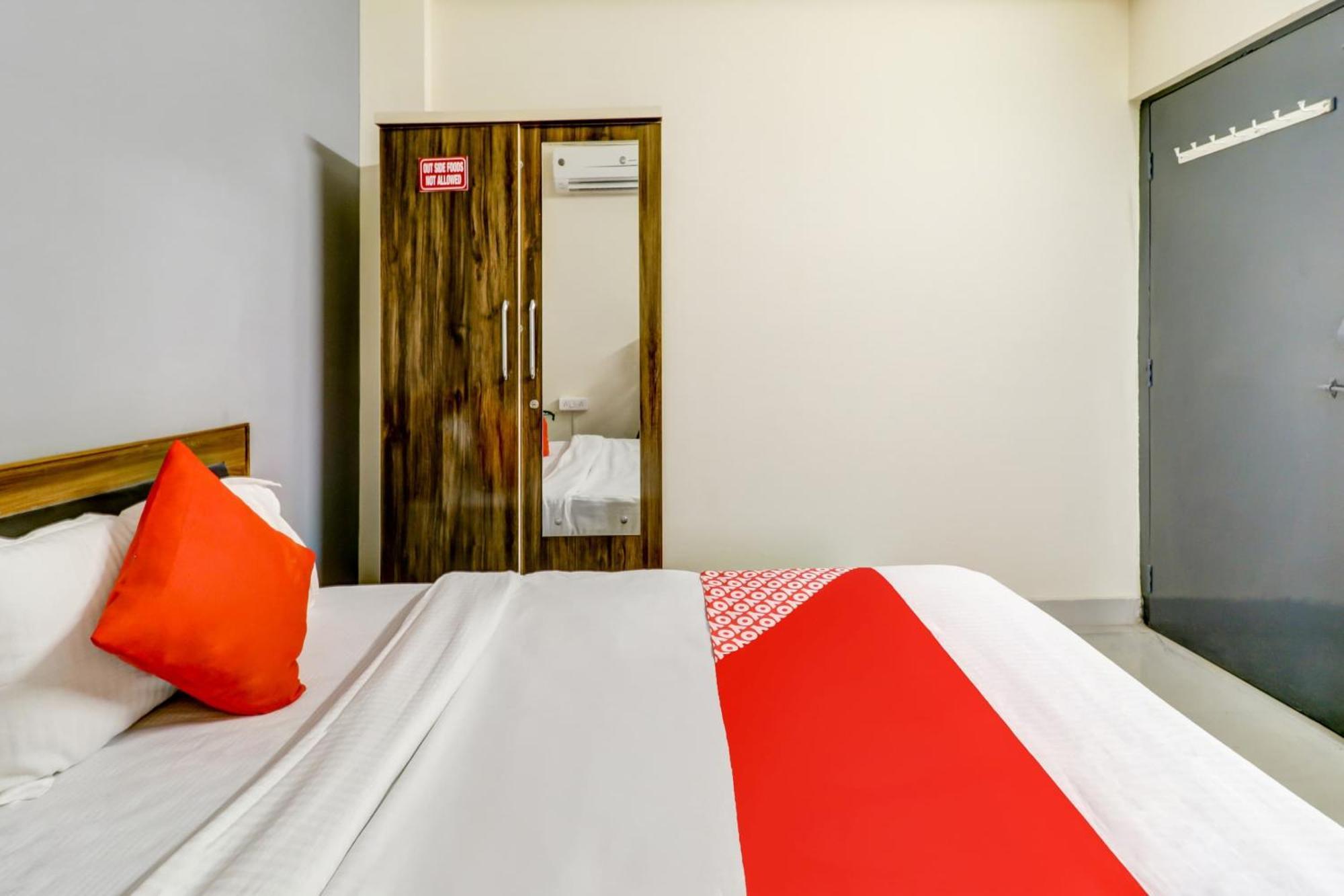 נאגפור Hotel O The Crown Inn מראה חיצוני תמונה