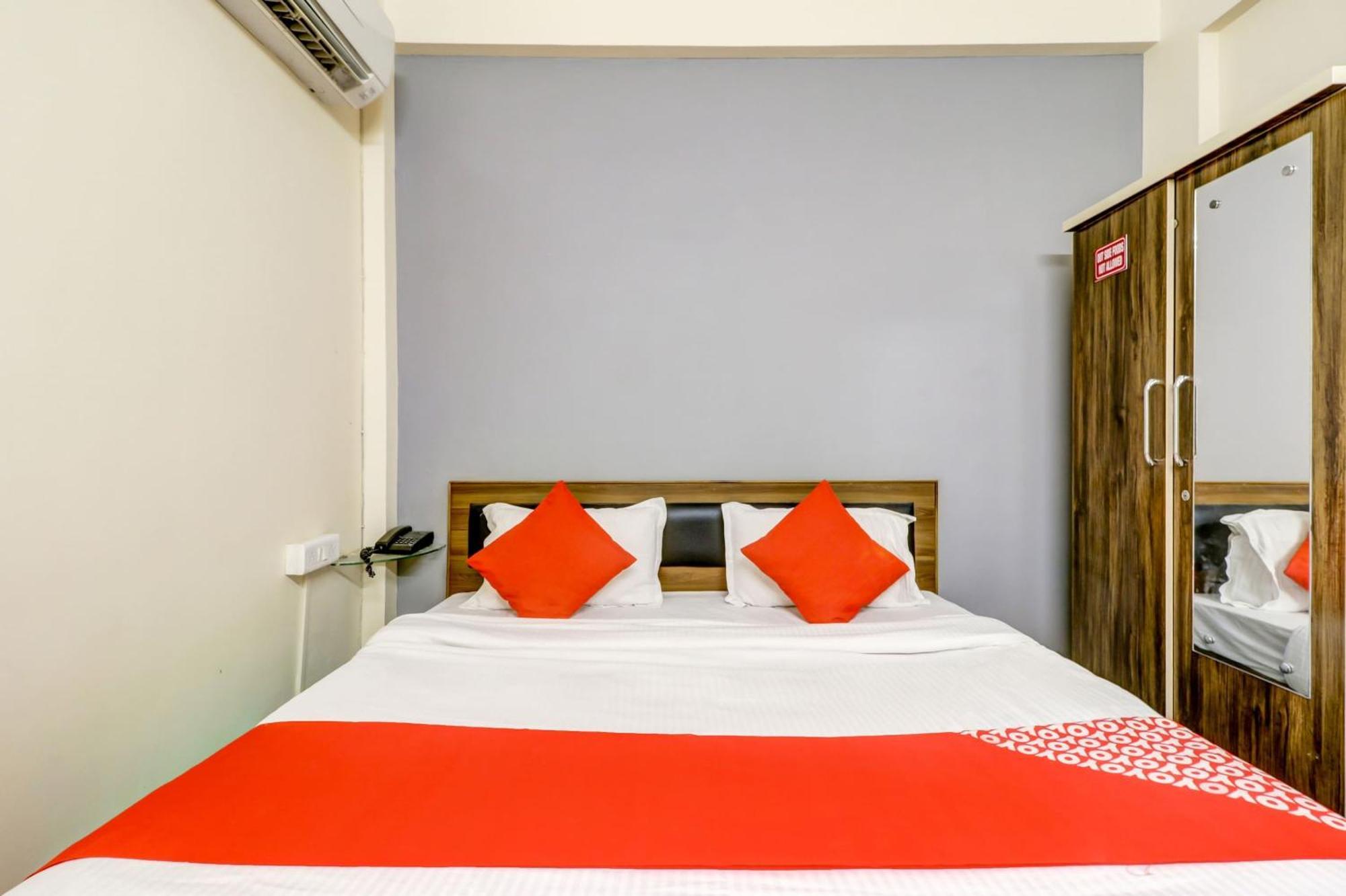 נאגפור Hotel O The Crown Inn מראה חיצוני תמונה